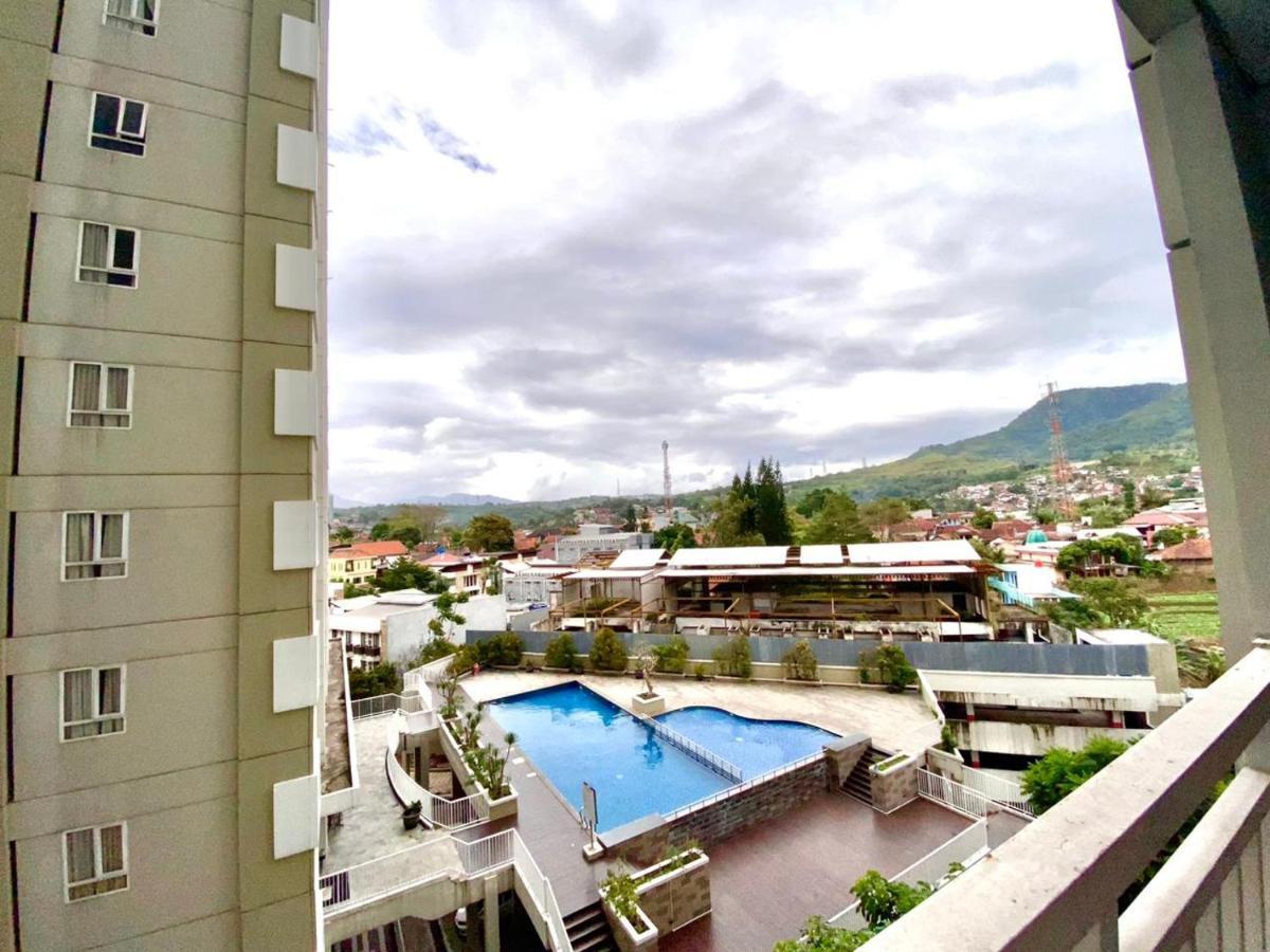 Skyland City Hotel Jatinangor Cilimus Екстериор снимка