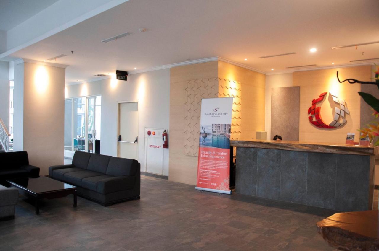 Skyland City Hotel Jatinangor Cilimus Екстериор снимка