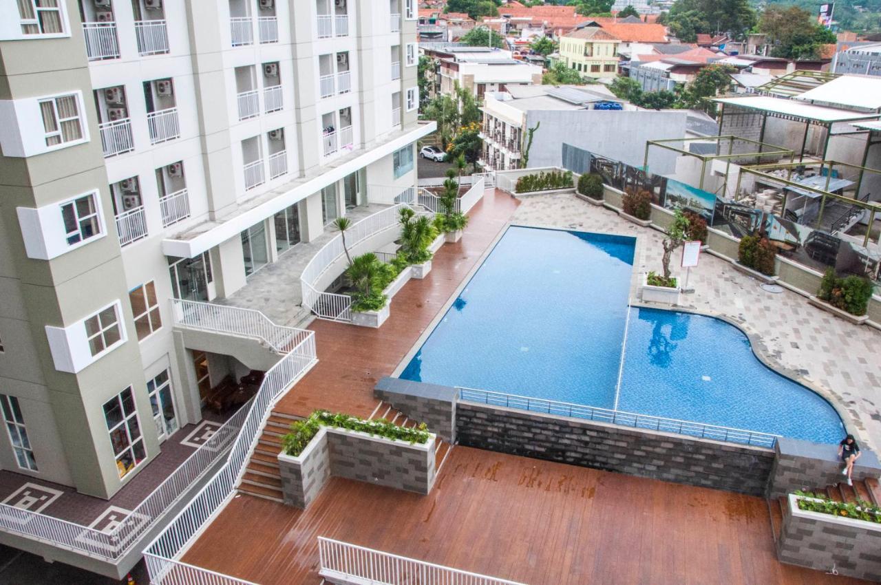 Skyland City Hotel Jatinangor Cilimus Екстериор снимка